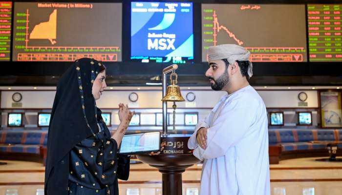 مؤشر بورصة مسقط يهبط دون مستوى 8000 نقطة في أسبوع من التراجعات