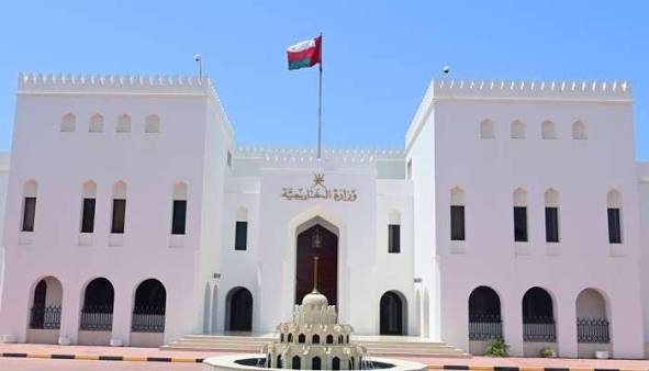 سلطنة عمان تعرب عن تضامنها مع الفلبين بعد زلزال مدمر